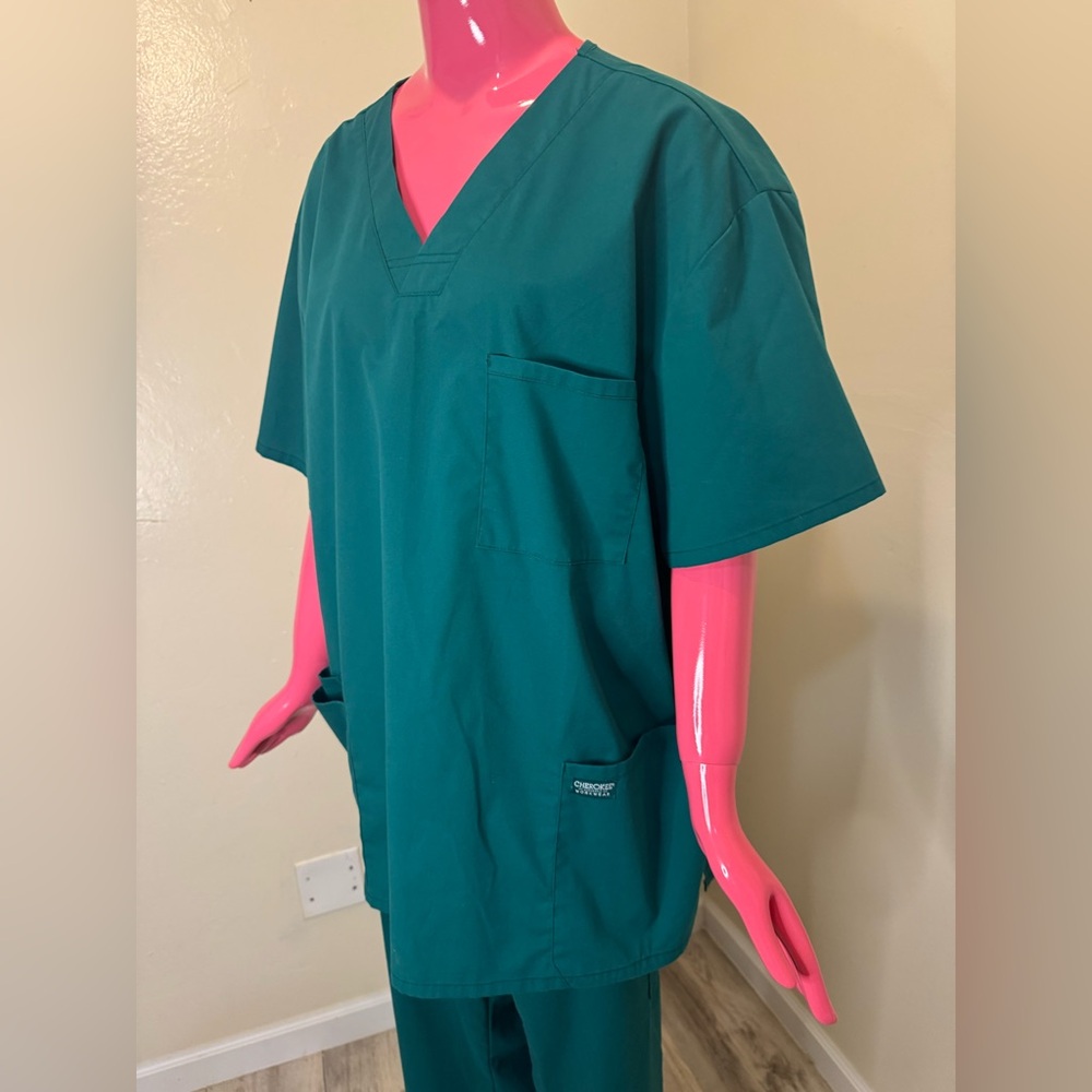 Cherokee Workwear Women’s Scrub Top | 2XL | Green V-Neck Medical Uniform - Picture 2 of 5